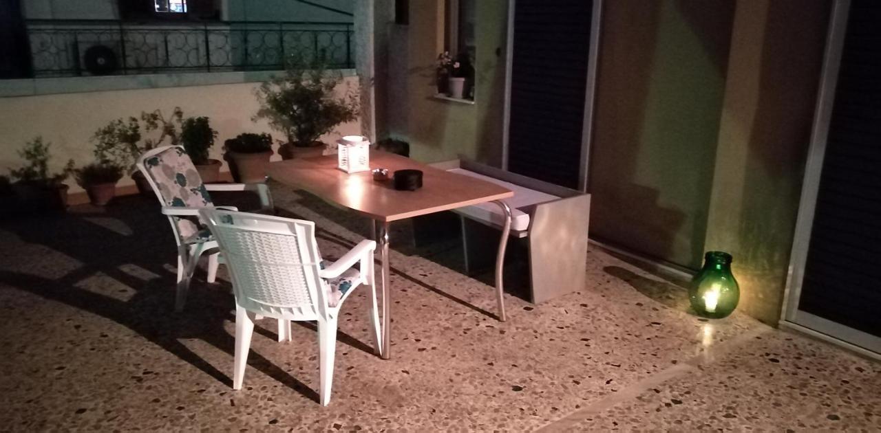 Ferienwohnung Ομορφο Διαμερισμα Με Μεγαλες Βεραντες Athen Exterior foto